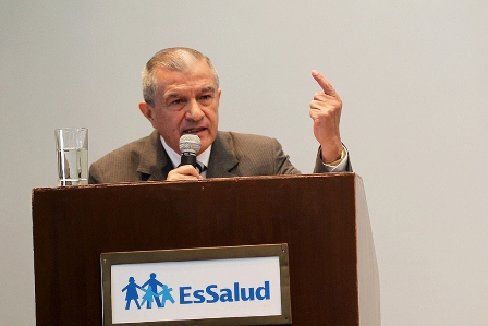 presidente de essalud dr lvaro vidal